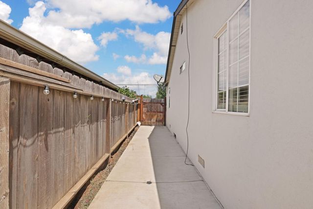 2660 Santa Fe St, Riverbank, CA 95367