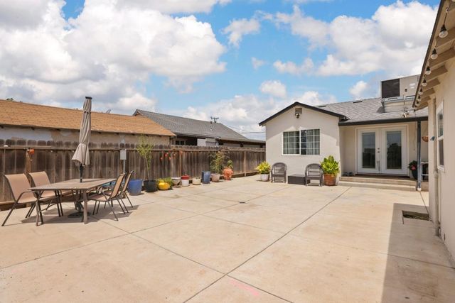 2660 Santa Fe St, Riverbank, CA 95367