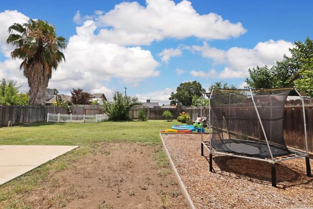2660 Santa Fe St, Riverbank, CA 95367
