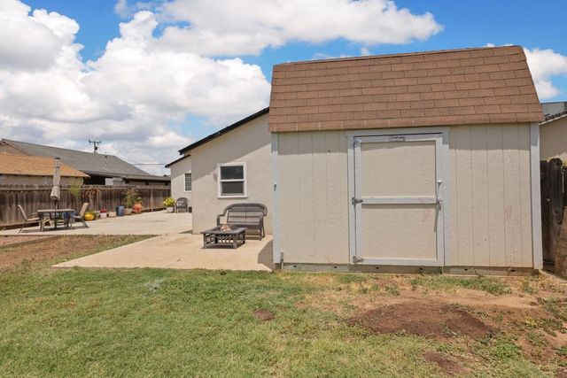 2660 Santa Fe St, Riverbank, CA 95367