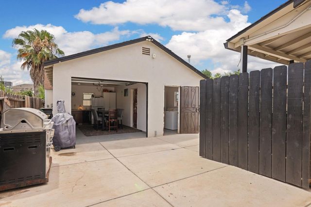 2660 Santa Fe St, Riverbank, CA 95367