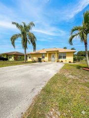 1009 SW Avenue E Place, Belle Glade, FL 33430