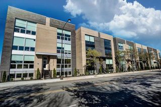 2518 W Addison Street 2W, Chicago, IL 60618