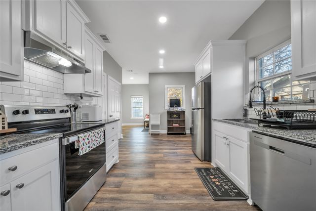 820 Marion Avenue, Fort Worth, TX 76104