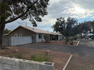 2901 Maverick Street, Las Vegas, NV 89108