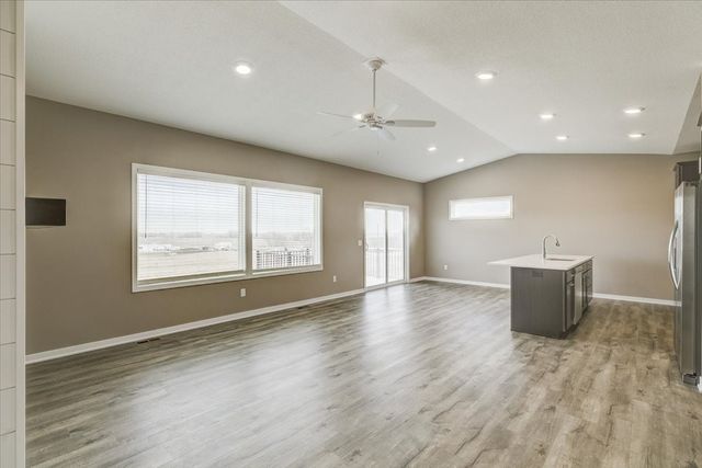 2002 Spaulding Lane, Grinnell, IA 50112
