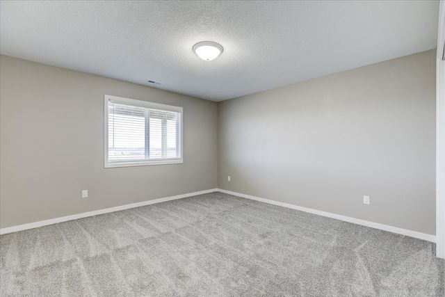 2002 Spaulding Lane, Grinnell, IA 50112