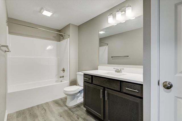 2002 Spaulding Lane, Grinnell, IA 50112