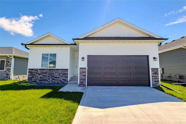 2002 Spaulding Lane, Grinnell, IA 50112