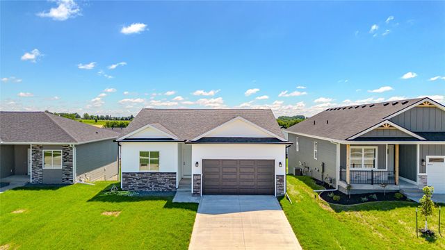 2002 Spaulding Lane, Grinnell, IA 50112