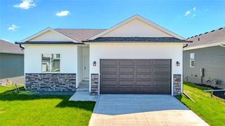 2002 Spaulding Lane, Grinnell, IA 50112