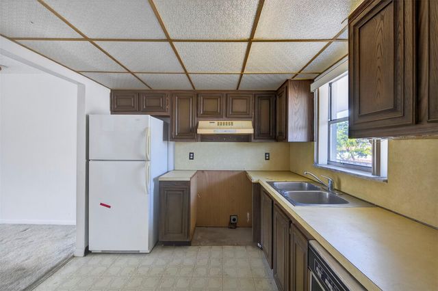 801 W Oakland Park Boulevard C16, Oakland Park, FL 33311