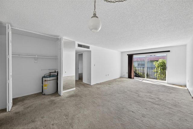 801 W Oakland Park Boulevard C16, Oakland Park, FL 33311