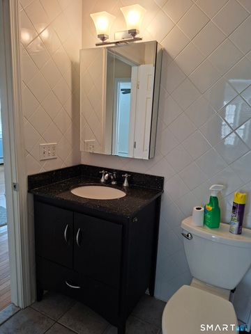 27 Leo J Lane, Manchester, CT 06042