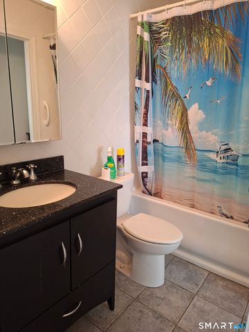 27 Leo J Lane, Manchester, CT 06042