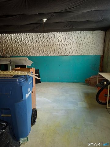 27 Leo J Lane, Manchester, CT 06042