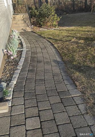 27 Leo J Lane, Manchester, CT 06042