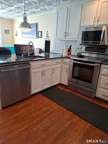 27 Leo J Lane, Manchester, CT 06042