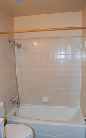 4826 Redfish Reef Drive, Bacliff, TX 77518