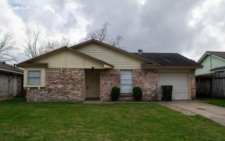 4826 Redfish Reef Drive, Bacliff, TX 77518