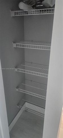 140 S Dixie Hwy 822, Hollywood, FL 33020