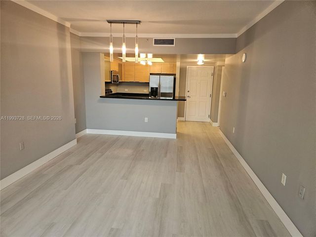 140 S Dixie Hwy 822, Hollywood, FL 33020