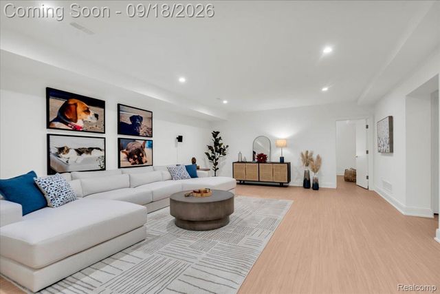 3426 Hunter Avenue, Royal Oak, MI 48073