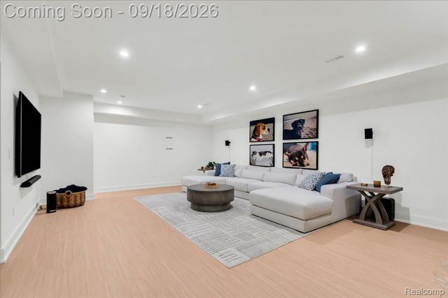 3426 Hunter Avenue, Royal Oak, MI 48073