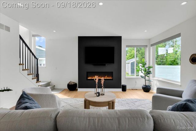 3426 Hunter Avenue, Royal Oak, MI 48073