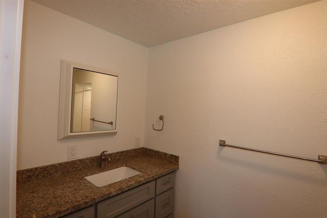 705 Moreland Street, Vidor, TX 77662