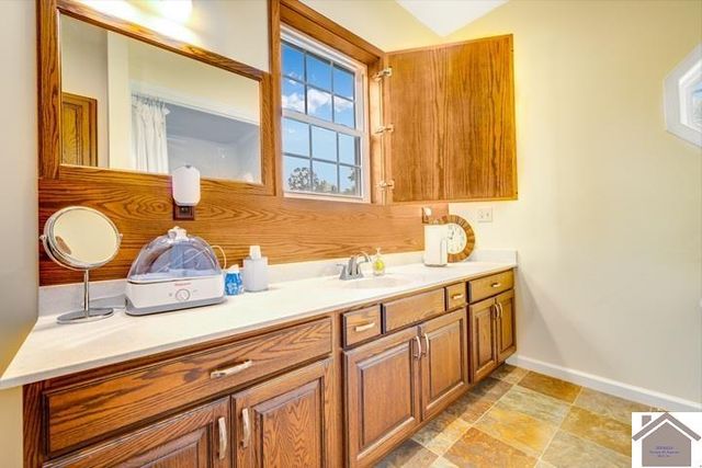 2616 ST RT 440, Mayfield, KY 42066