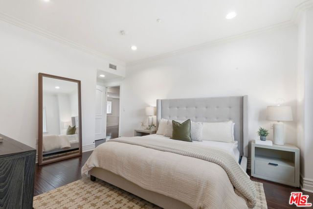 11440 National Boulevard 16, Los Angeles, CA 90064