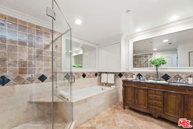 11440 National Boulevard 16, Los Angeles, CA 90064