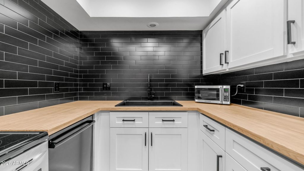 6030 N 15TH Street 11, Phoenix, AZ 85014