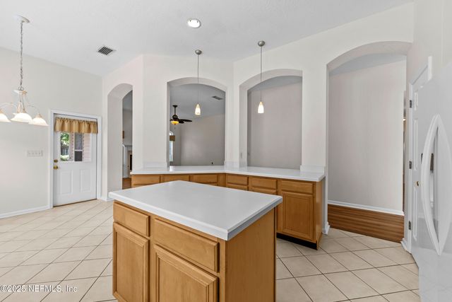 4428 SUMMERHAVEN Boulevard S, Jacksonville, FL 32258