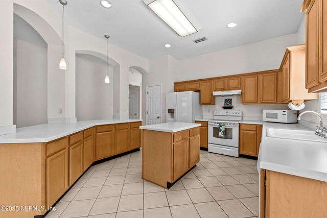 4428 SUMMERHAVEN Boulevard S, Jacksonville, FL 32258