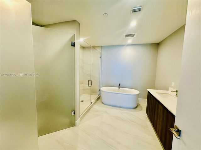 17550 Collins Ave 803, Sunny Isles Beach, FL 33160