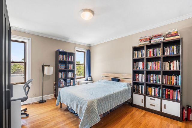 6209 N Mozart Street 3S, Chicago, IL 60659