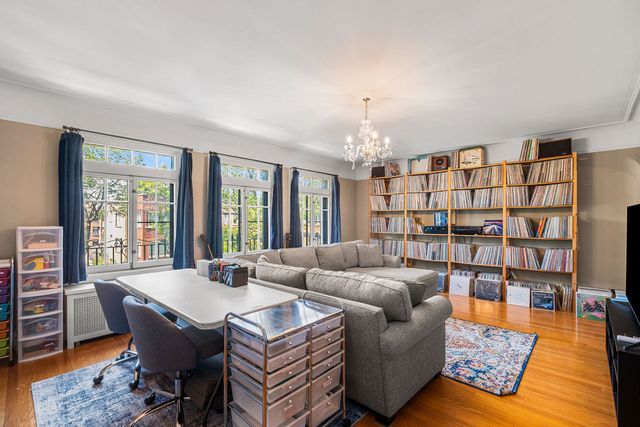 6209 N Mozart Street 3S, Chicago, IL 60659