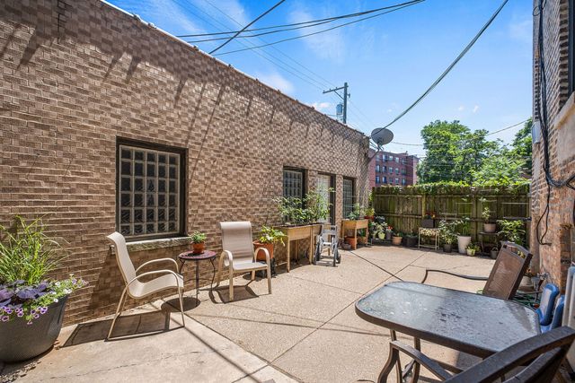 6209 N Mozart Street 3S, Chicago, IL 60659