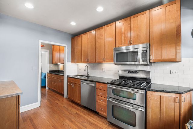 6209 N Mozart Street 3S, Chicago, IL 60659