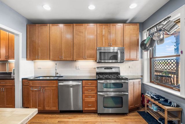 6209 N Mozart Street 3S, Chicago, IL 60659