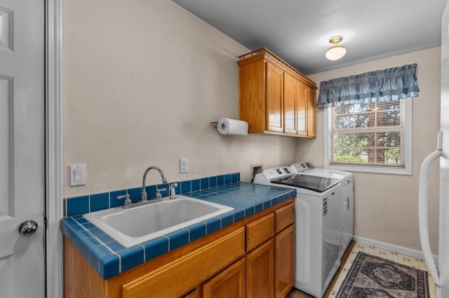 64080 Highway 20, Bend, OR 97703