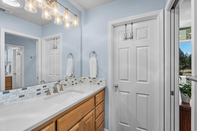64080 Highway 20, Bend, OR 97703