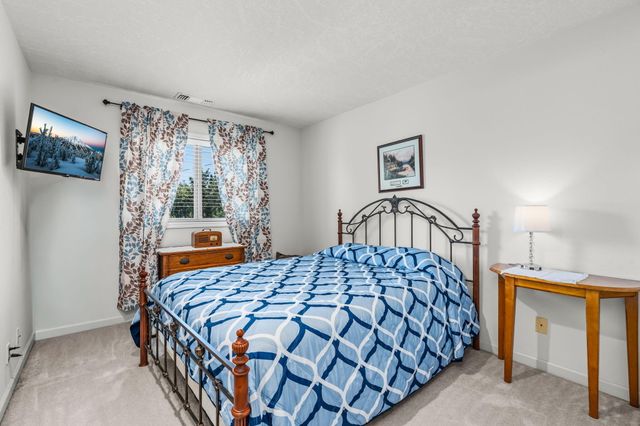 64080 Highway 20, Bend, OR 97703