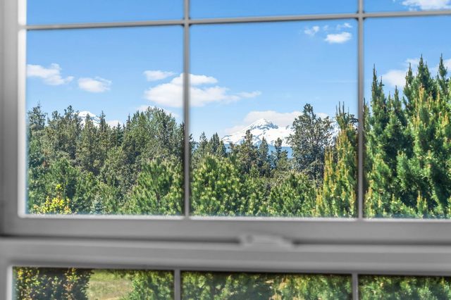 64080 Highway 20, Bend, OR 97703