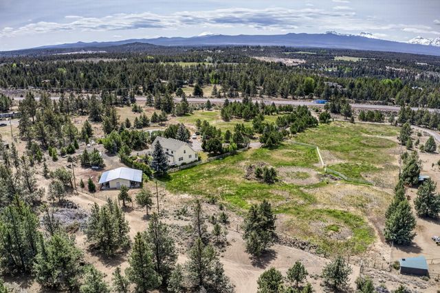 64080 Highway 20, Bend, OR 97703