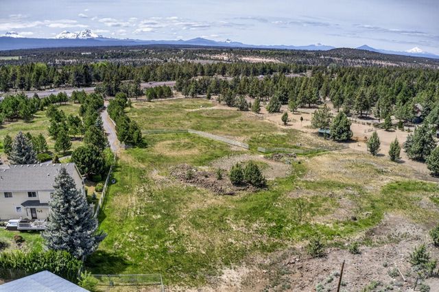 64080 Highway 20, Bend, OR 97703