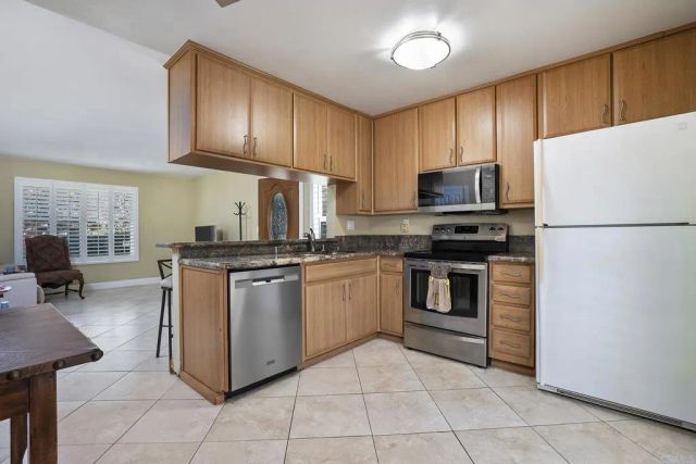 6632 Bell Bluff Avenue B, San Carlos, CA 92119