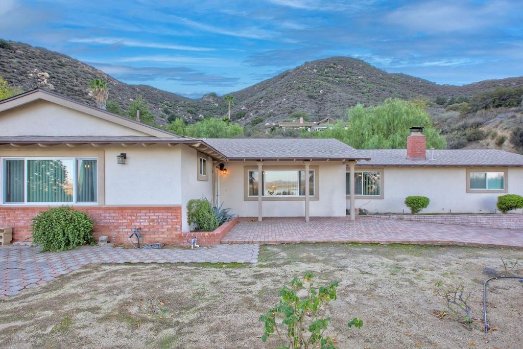 18261 Sanders Drive, Lake Elsinore, CA 92530